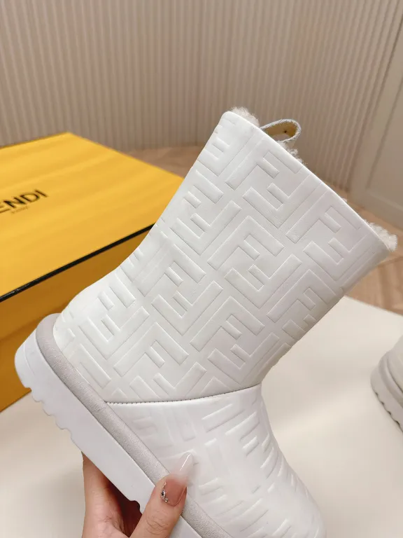 Fendi Shoe 